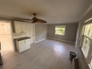 850 Palm St in Marco Island, FL - Building Photo - Building Photo