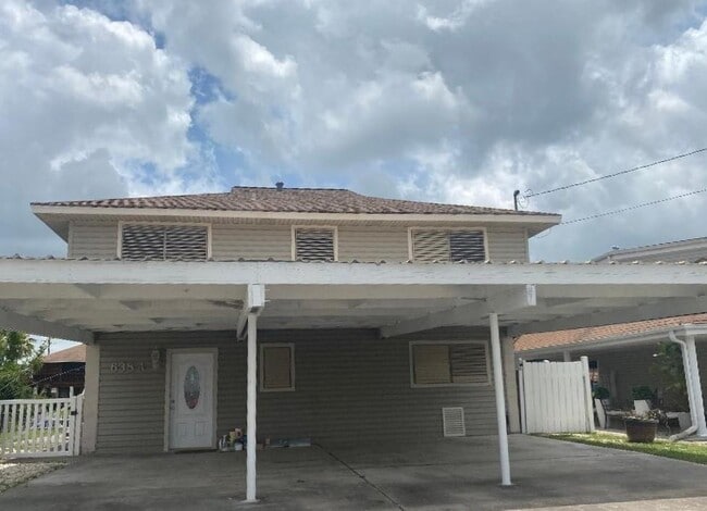638A Warsaw Dr in Bayou Vista, TX - Building Photo - Building Photo