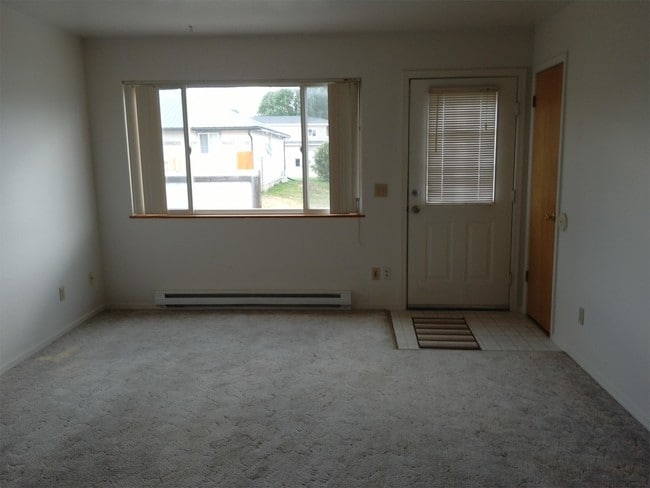 369 Cole Ave in Pinedale, WY - Building Photo - Building Photo