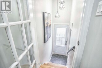 28 Prince Charles Dr in Halton Hills, ON - Building Photo - Building Photo
