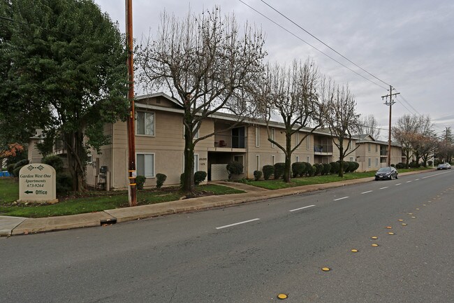 Garden West One Apartments photo'