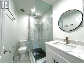 654 Dinsmore Ct in Mississauga, ON - Building Photo - Building Photo