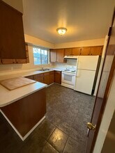 431 N 5th St in Central Point, OR - Building Photo - Building Photo