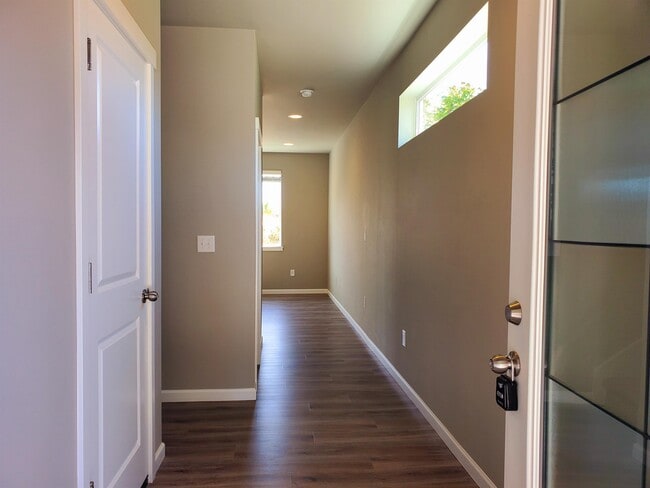 6905 Delaney Ln NE in Lacey, WA - Building Photo - Building Photo