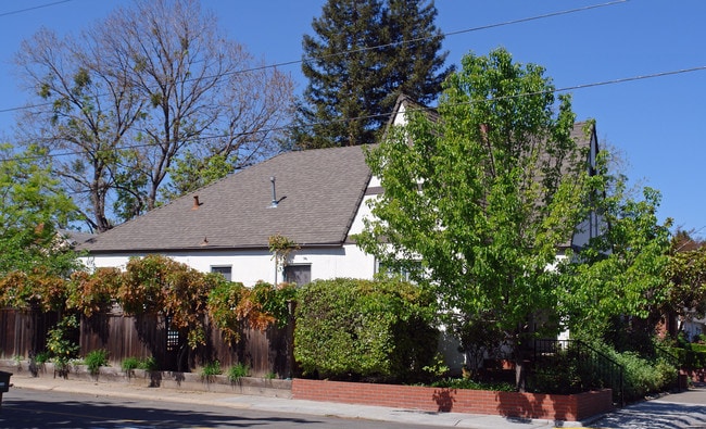4428-4432 D St in Sacramento, CA - Building Photo - Building Photo