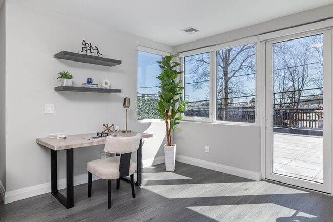 The Royal Blue in Mineola, NY - Foto de edificio - Interior Photo