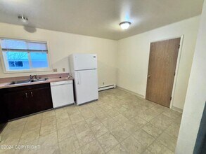 6941 Weimer Rd in Anchorage, AK - Building Photo - Building Photo