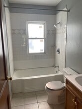 320 Boston Ave in Waterloo, IA - Building Photo - Building Photo