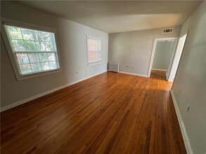 1-211 Upham St in Mobile, AL - Building Photo - Building Photo