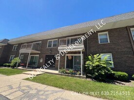 12 Simpson St in Geneva, IL - Building Photo