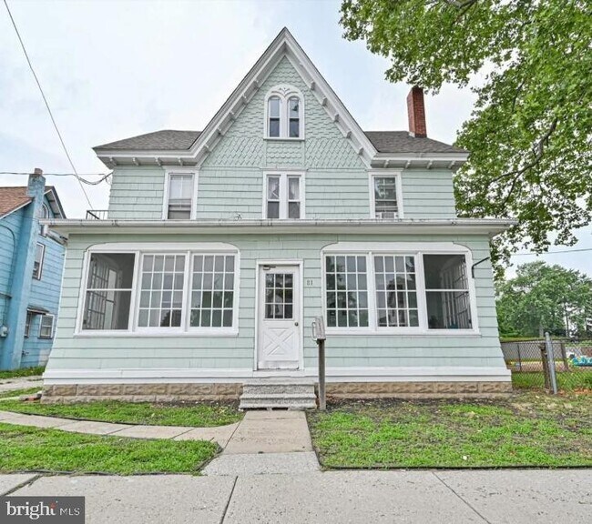 property at 81 S Broadway