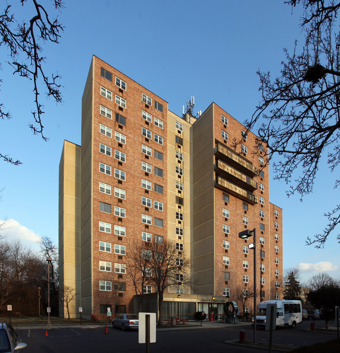 Robert H. Stinson Towers in Chester, PA - Building Photo