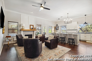 6818 Waxahachie Way in San Antonio, TX - Foto de edificio - Building Photo