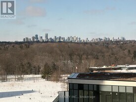 1 Quarrington Lane in North York, ON - Building Photo