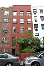 315 W 29th St in New York, NY - Building Photo - Building Photo