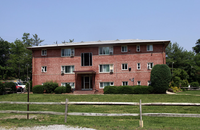 Friendship Place Apartments in Woodbridge, VA - Building Photo - Building Photo