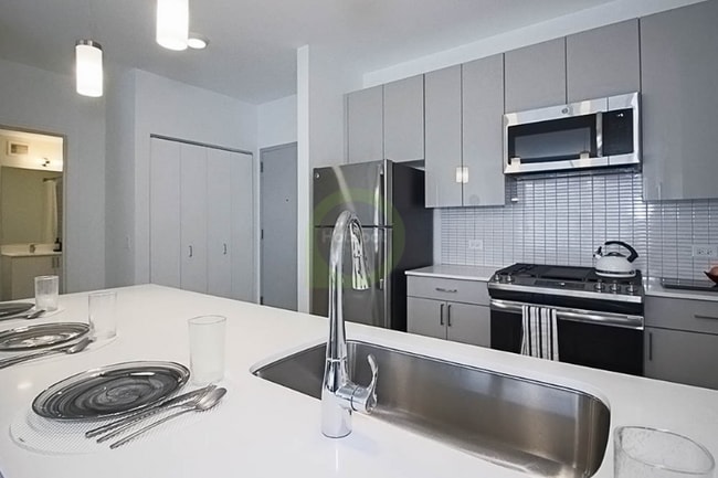 property at 818 W Van Buren St