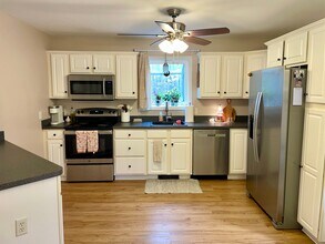 118 Oslo St in Mystic, CT - Foto de edificio - Building Photo