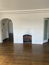 145 W Channel Rd in Santa Monica, CA - Building Photo - Building Photo