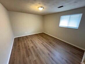 2613 W Wardcliffe Dr in Peoria, IL - Building Photo - Building Photo