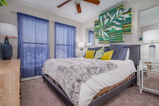 Emerge Vista in San Antonio, TX - Building Photo - Building Photo