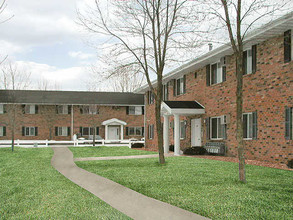 Deckner Manor Apartments in Green Bay, WI - Foto de edificio - Building Photo