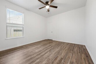 18202 Fehmarn Sound Cir in Houston, TX - Foto de edificio - Building Photo