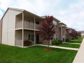 Canterbury House Apartments - Warsaw in Warsaw, IN - Building Photo - Building Photo