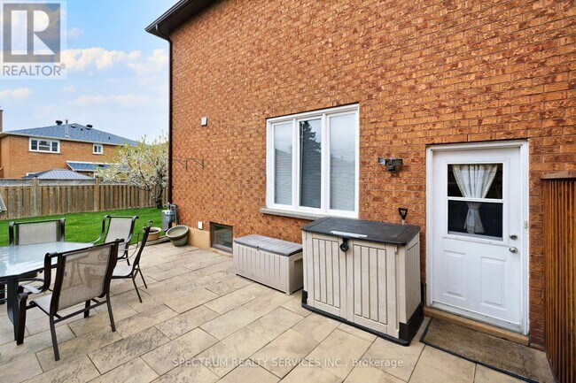8432 Martin Grove Rd in Vaughan, ON - Building Photo - Building Photo