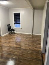 55 Vine St, Unit 2 in Ansonia, CT - Foto de edificio - Building Photo