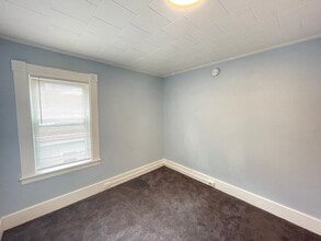 139 W Hollis St in Nashua, NH - Foto de edificio - Building Photo