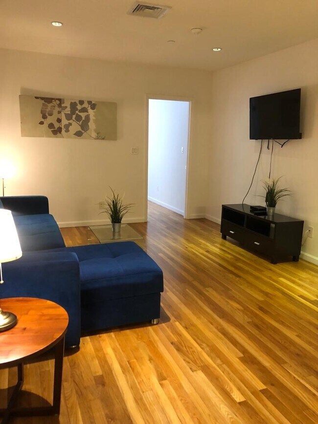 145 Mulberry St in New York, NY - Building Photo - Building Photo
