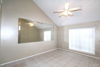 140 Stearns St in Gulf Breeze, FL - Foto de edificio - Building Photo