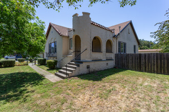 185 Los Ranchitos Rd in San Rafael, CA - Building Photo - Building Photo