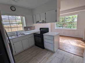 1280 Gallaten Rd in Ormond Beach, FL - Foto de edificio - Building Photo