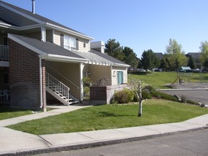 Parkway Apartments - Elko in Elko, NV - Foto de edificio - Building Photo