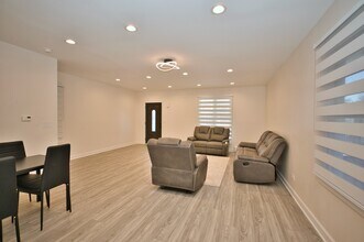 4616 N Kostner Ave in Chicago, IL - Building Photo - Building Photo