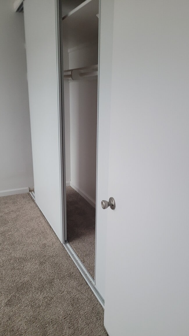 11841 Old River School Rd in Downey, CA - Building Photo - Building Photo