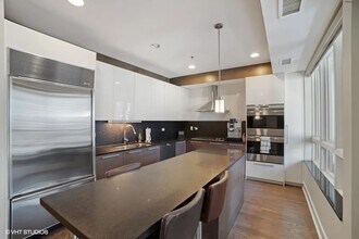 178 N Harbor Dr in Chicago, IL - Building Photo - Building Photo