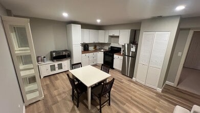 3846 Farrcroft Grn, Unit Farrcroft Green in Fairfax, VA - Building Photo - Building Photo