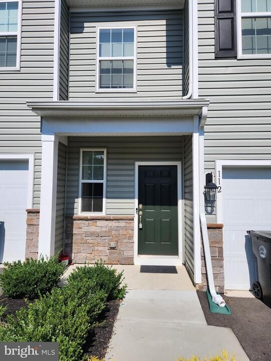 112 Sickler Ct in Sicklerville, NJ - Building Photo