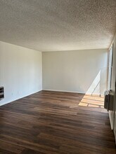 Kabir Apts (Montrose) in Montrose, CA - Foto de edificio - Interior Photo