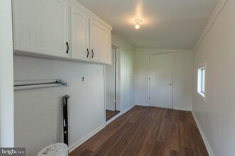 413 S Lawrence St in Charles Town, WV - Building Photo - Building Photo