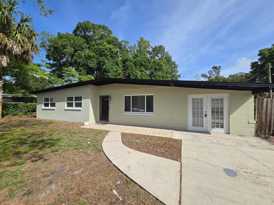 2921 Sunset Rd in Apopka, FL - Building Photo