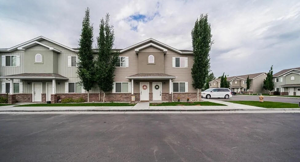 Meadowcreek Townhomes in Idaho Falls, ID - Building Photo