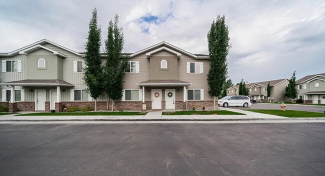 Meadowcreek Townhomes
