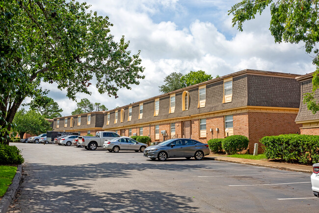 Westwood Apartments in Albany, GA - Foto de edificio - Building Photo