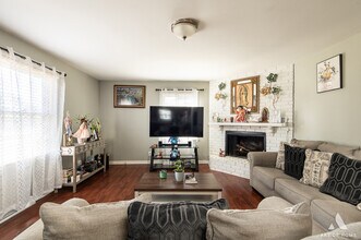 132 Syril Dr in Geneva, IL - Building Photo - Building Photo