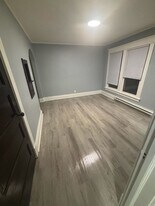 516 W 3rd St in Mishawaka, IN - Building Photo