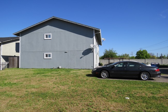 3639 Bellinger Ct in North Highlands, CA - Building Photo - Building Photo